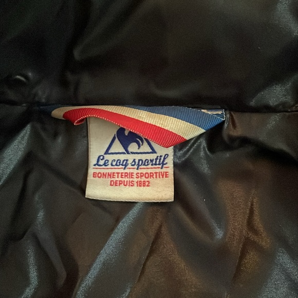 Vintage Le Coq Sportif black windbreaker with attached hidden hood Pristine - Picture 4 of 9